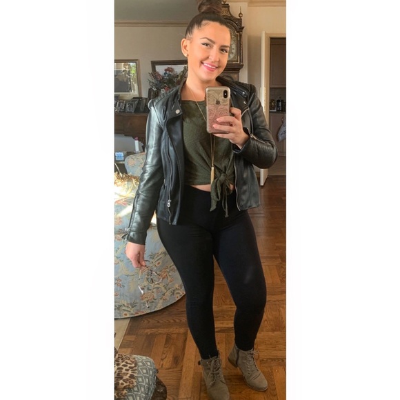 Meet your Posher, Ruby - Picture 5 of 9